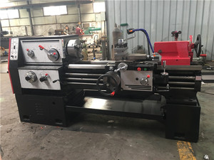 Máquina de torno manual horizontal de metal de alta precisión Nueva condición para las industrias de construcción Procesamiento de metales - Product Image 3