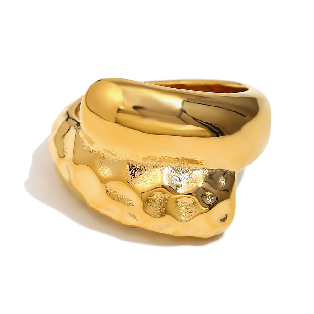 Hammered snake ring - Gold