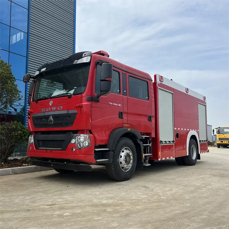Новый водяной насос HOWO 4X2, огнетушитель, человек, красный, пожарная машина