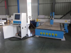 HOLZTECH HT1525 <strong>DSP</strong>-<strong>Controlled</strong> Wood <strong>CNC</strong> <strong>Machine</strong> 4.5KW Spindle, 0-45&deg;C Working Temperature - Product Image 2