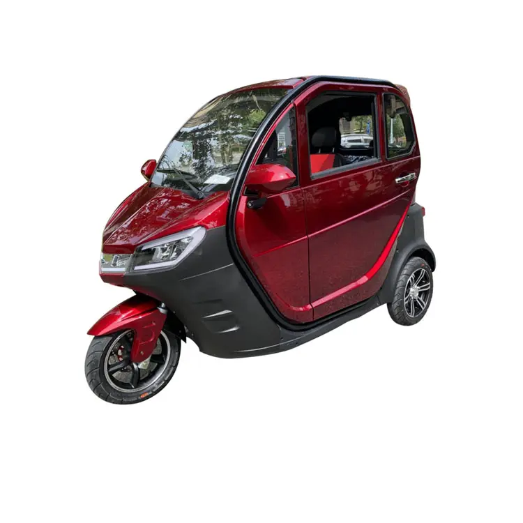 China New Model3 Wheel Gasoline Tricycle 150cc Taxi Moto Bajaj Tuk Rickshaw For Sale Enclosed Cabin Tricycle