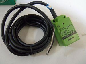 Autonics <strong>Inductive</strong> <strong>Proximity</strong> <strong>Sensor</strong> PRAWS12-2DN2-V