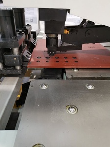 De alta velocidad de la placa del CNC de la máquina de perforación con estampado modelo de función BNC100