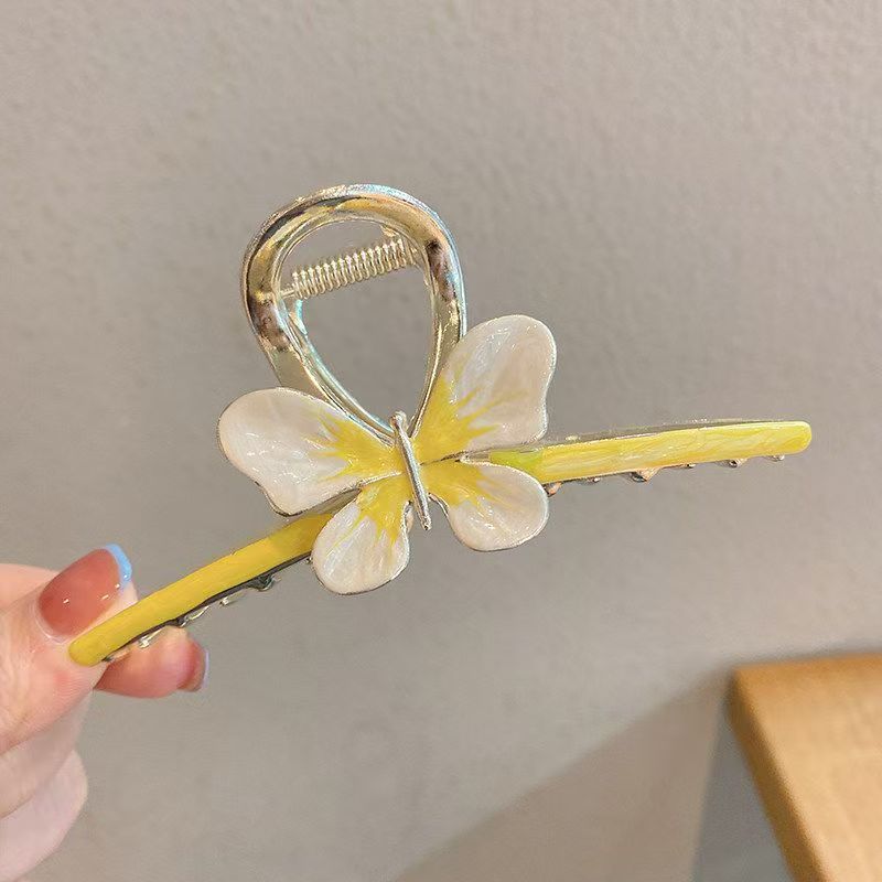 K113 yellow butterfly