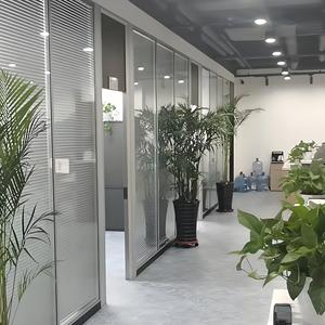 Vidro moderado claro <span class=keywords><strong>modular</strong></span> moderno e sistema divisório do escritório para o hospital escolar ou os divisores do salão