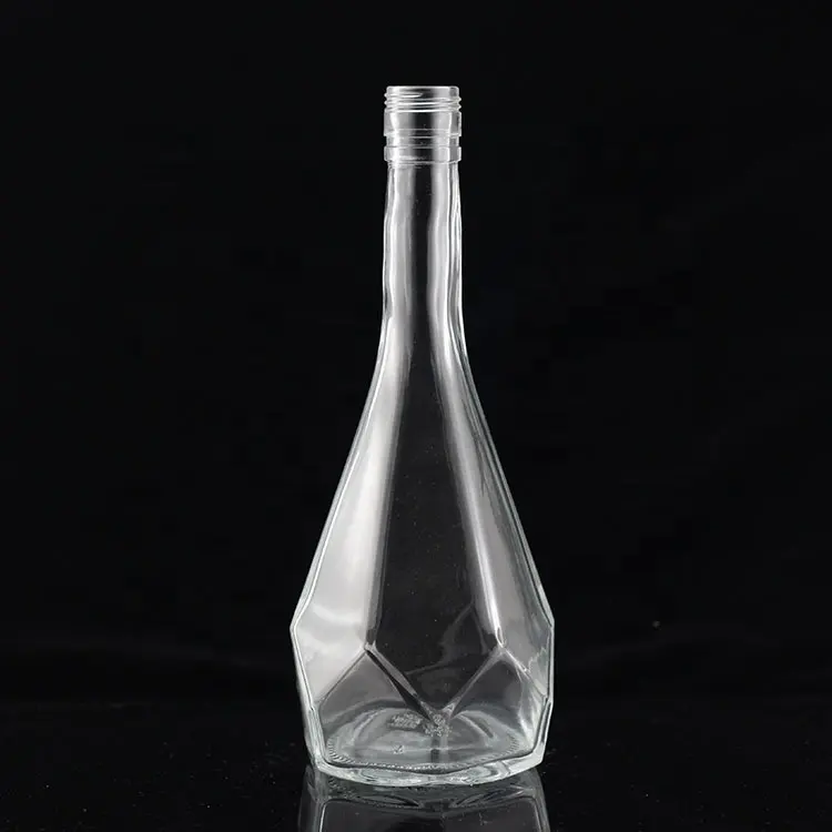 750ml de corte en forma de botella de vino hecho de vidrio de diseño espíritus botella