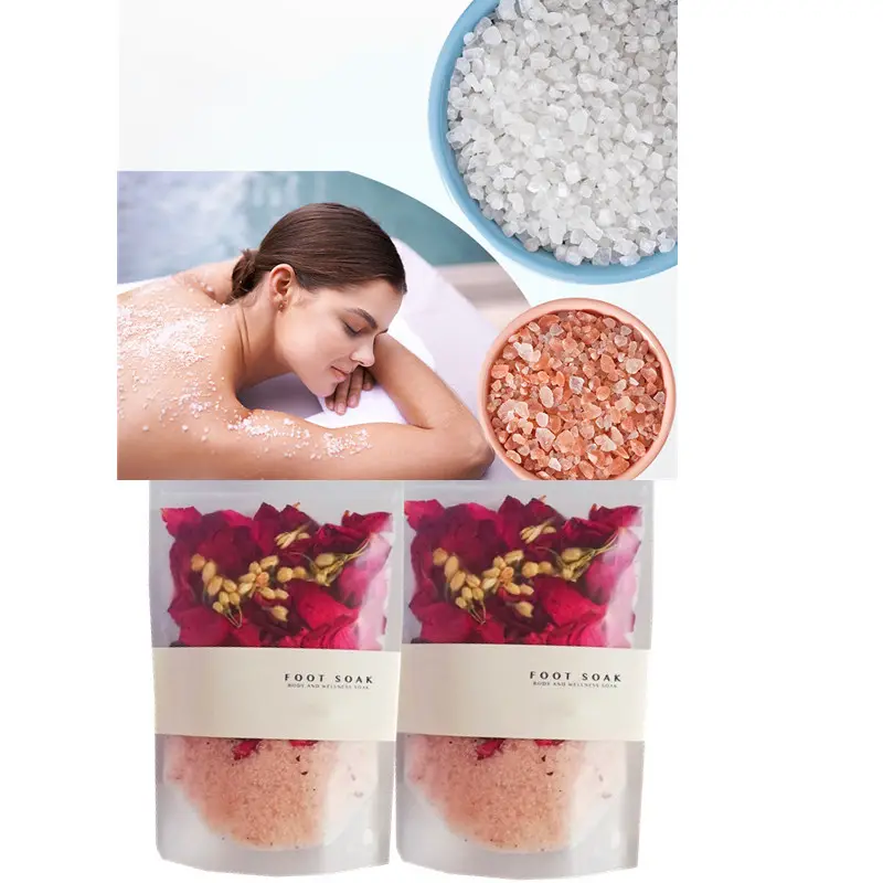 Spa de etiqueta privada para pies relajantes, baño exfoliante, sal corporal, plantas de aromaterapia naturales orgánicas, pétalos de rosa con flores secas