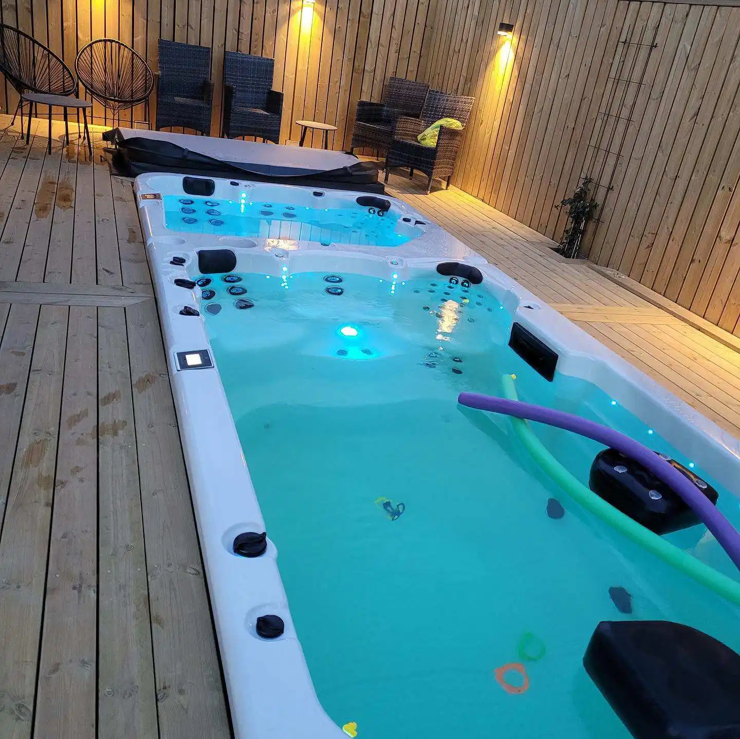 Luxe swimspa bain à remous piscine spa extérieur spa de natation sans fin double zone piscine en fibre de verre