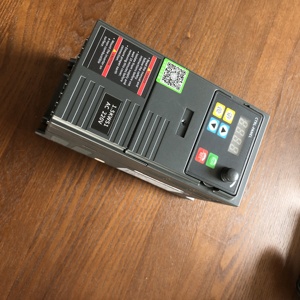 Dreiphasen-Vektors teuerung Wechselstrom wandler mit variabler Frequenz Drehzahl regelung Nennspannung 220V für Motor anwendungen - Product Image 2