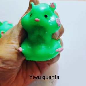 TPRスクイーズソフトかわいいチーズハムスターピンチルかわいいソフトワクシーチーズマウス減圧おもちゃクリエイティブ退屈な手ひざまずく - Product Image 5