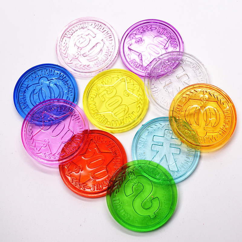Les dix jetons ont des valeurs aléatoires, une de chacune des dix couleurs.