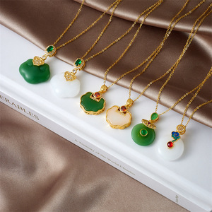 แฟชั่นเก๋18K คริสตัล CZ ปูหยกสีเขียวจี้หัวใจสร้อยคอโซ่ - Product Image 2