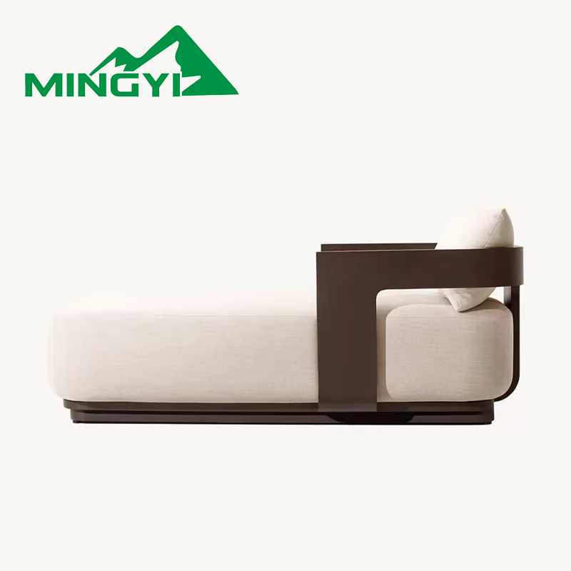 A-LOUNGER (alu)