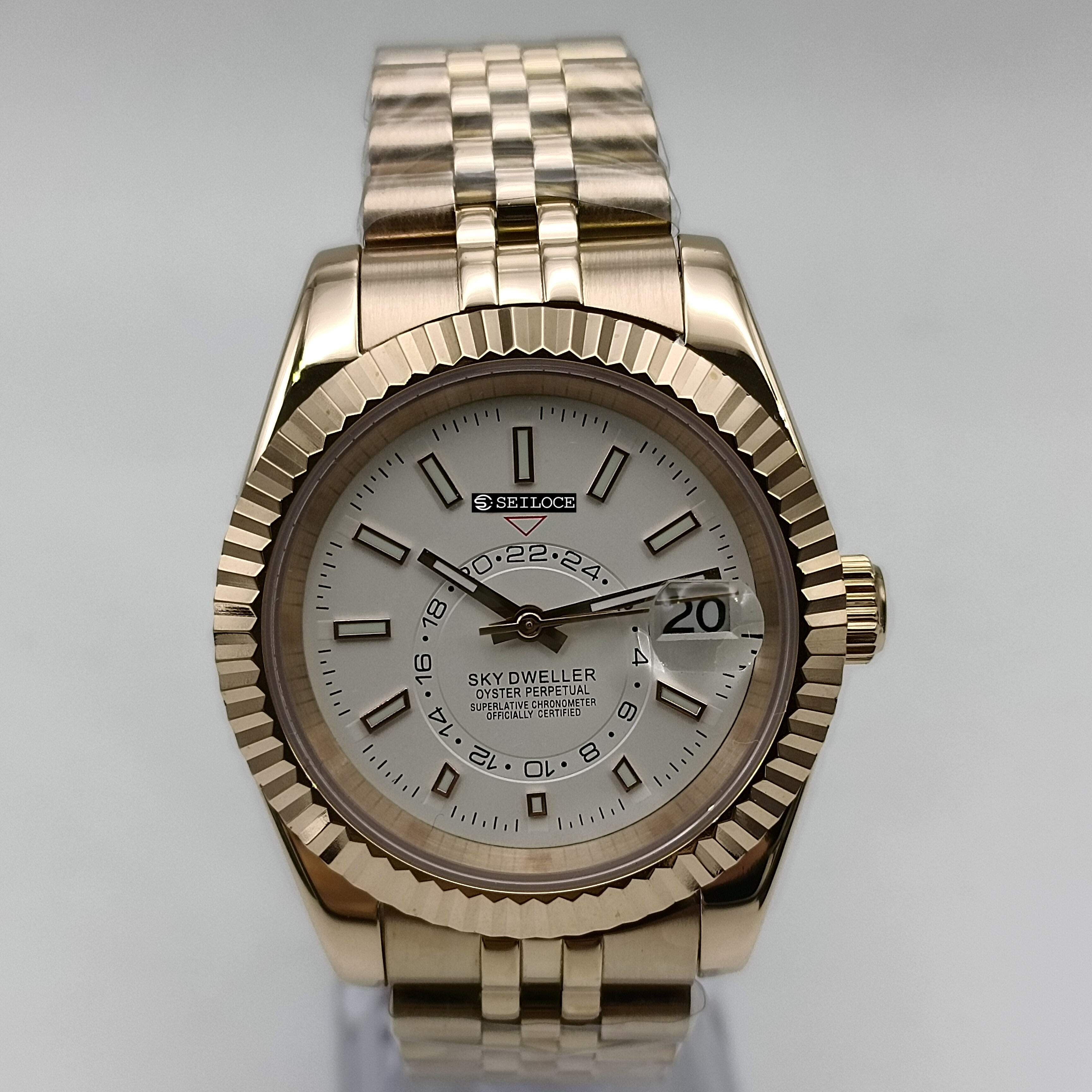 Boîtier en or rose + cadran blanc