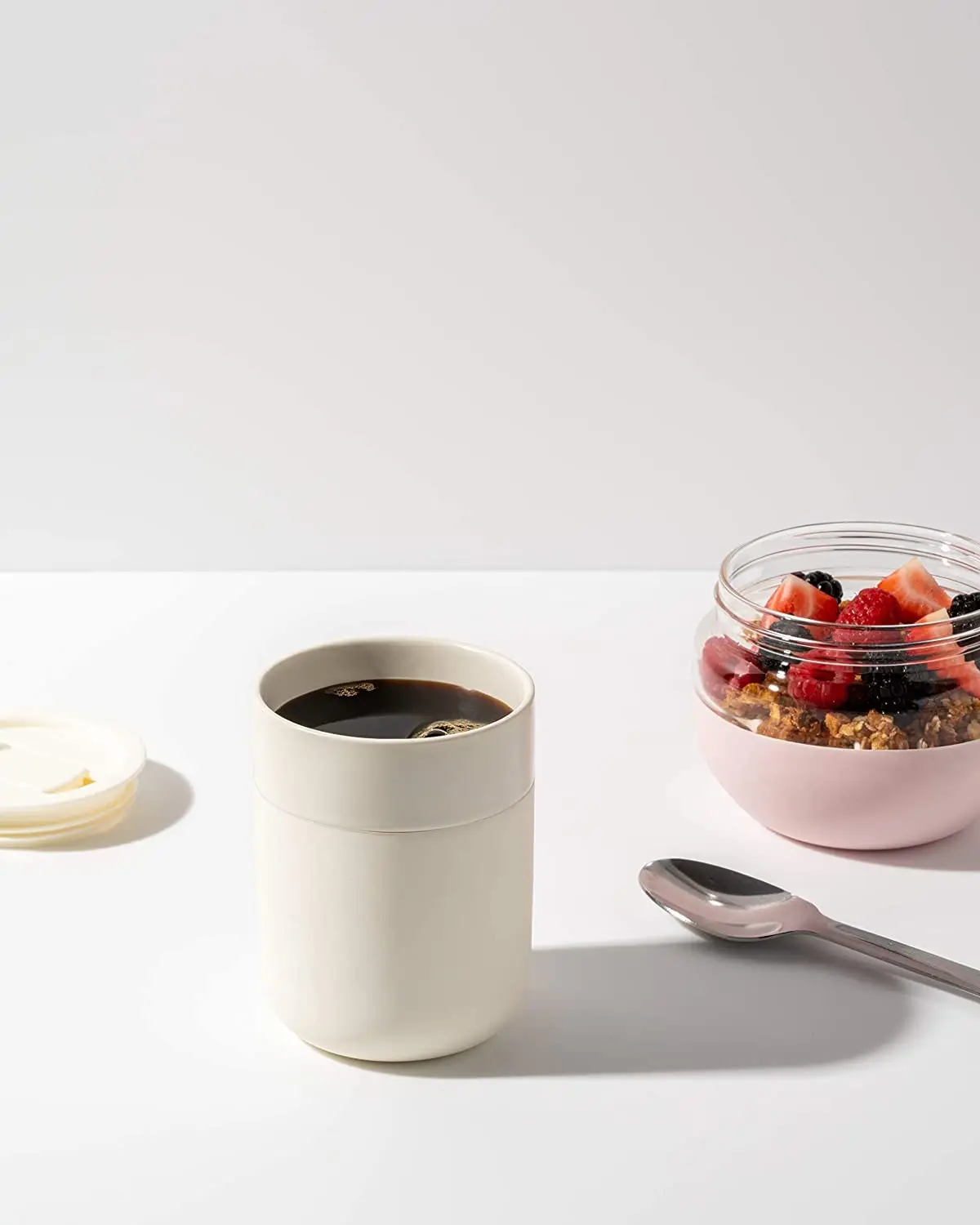 Popüler İskandinav 12oz 360ml taşınabilir seramik kahve seyahat kapaklı kupa silikon koruyucu kılıf İsveç tarafından DWELLS AB