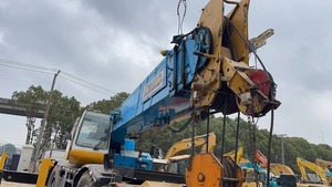 מנוף משאית קובלקו RK250 RK250-3 משומש 25 טון מנוף שטח גס הידראולי למכירה