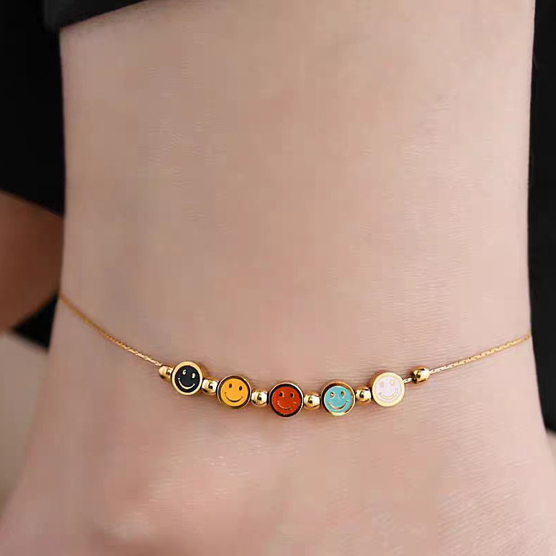 5 bracelets de cheville smiley huilés dorés