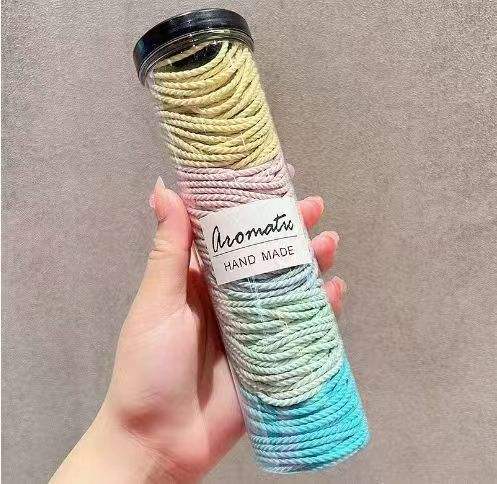 ไอศกรีมสี100แท่งในกระป๋อง