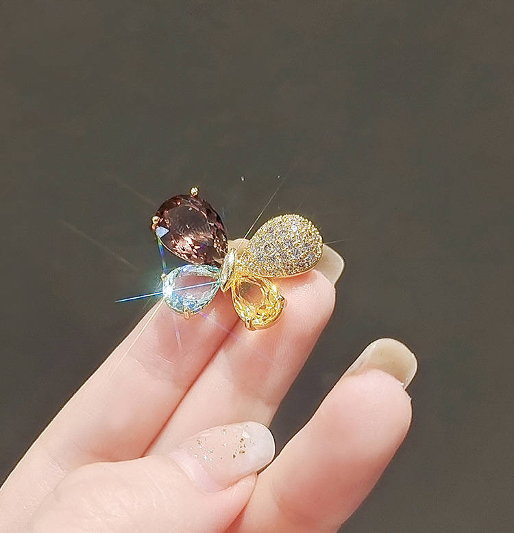 about 2.3*2cm