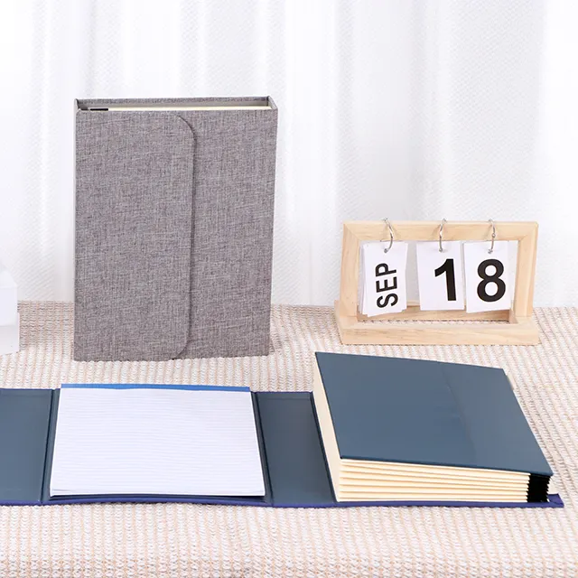 La Carpeta de extensión de acordeón de papelería escolar de oficina está hecha de material de papel de cuaderno para uso diario de oficina
