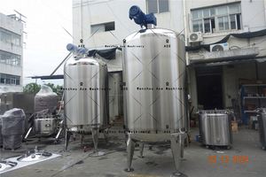 带螺旋输送机的混合罐用于液体的绝缘搅拌器，100 5000升反应器混合器容量