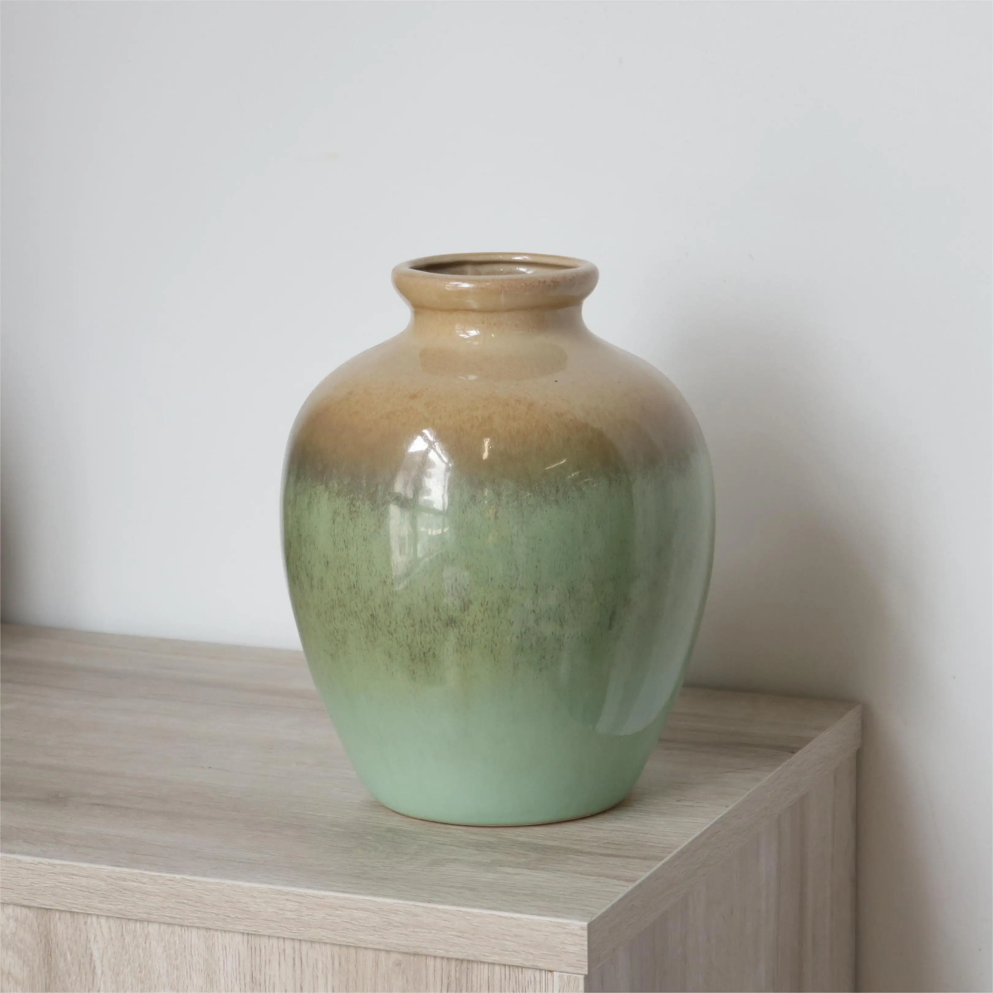 Çin antika tarzı seladonlar yeşil ve açık kahverengi degrade reaktif sırlı rustik el yapımı çömlek vazo dekoratif