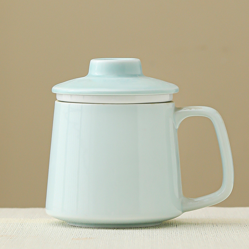Taza de té azul cielo