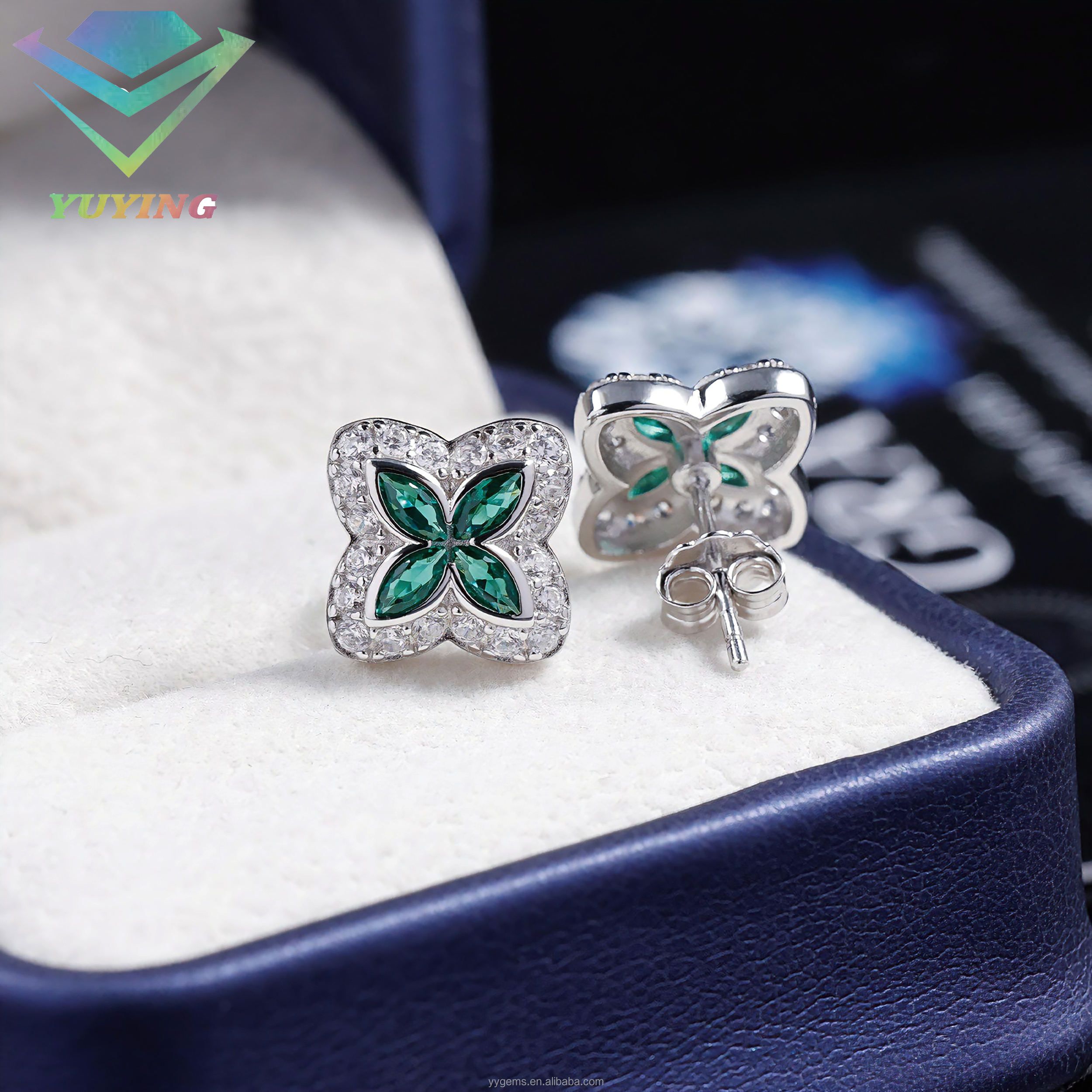 มอยซาไนต์สีเขียว