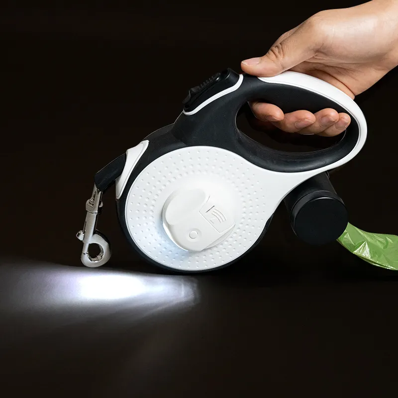 Dispensador de bolsas de caca con iluminación LED 3 en 1, correa retráctil para perro grande