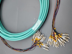 OEM multimodale OM4 12F in fibra ottica con 24 Fiber Breakout LC/PC Patch per il cablaggio del centro dati in reti WIFI 4G 3G - Product Image 6