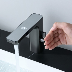 Morden Touch less Sensor Wasserhahn mit fortschritt licher Sensorik und Keramik kern mit Digital anzeige für Villen
