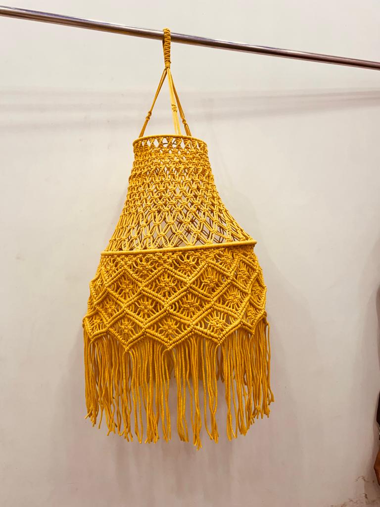 สีเหลือง
