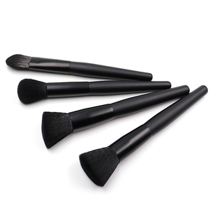 ชุดแปรงแต่งหน้าพร้อมคอนซีลเลอร์สำหรับแปรงโกนหนวดติดฉลากส่วนตัว - Product Image 2