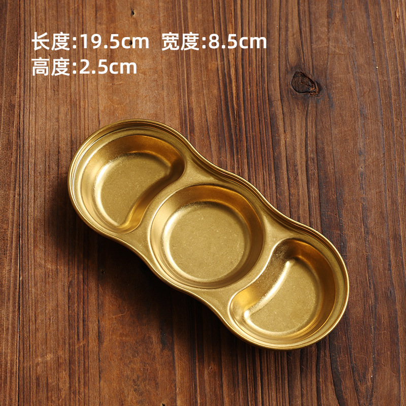 Includes a round three-compartment condiment dish (retro gold).