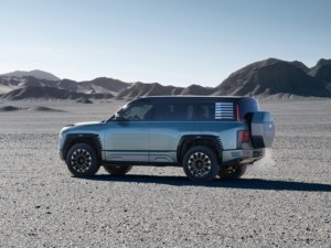 Heavy Weight Launch of 2024 New Product BYD Yangwang U8 Large Extended Range SUV 4-WD tank Turning and Crawling Mode - Product Image 3