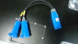 CEE <strong>Split</strong> Extension Cable <strong>Input</strong> with 16A/3pin CEE Type Plugs <strong>and</strong> <strong>Output</strong> 2way of 16A/3pin CEE Type Sockets Flexible Cable - Product Image 5