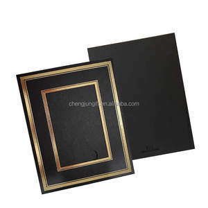 Anpassbarer Schwarzer Bilderrahmen mit Staffelei-Ständer, Souvenir-Fotorahmen mit Gold-LOGO-Druck - Product Image 2