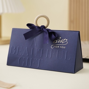 Avrupa basit Kraft kağıt üçgen düğün hediye kutusu yaratıcı saplı damgalama kağıt kutuları ile klas düğün şeker Satchel - Product Image 3