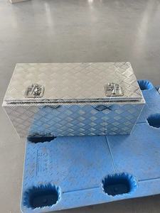 防水拖车储物盒皮卡储物盒重型铝制工具箱带锁和钥匙 - Product Image 5