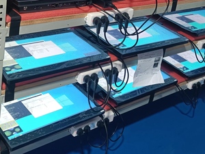 15.6インチLCDディスプレイI7/i5/i3 LCD組み込み耐久性 & 効率的なプロの工業用タッチ画面パネルコンピュータPC Rfid - Product Image 6