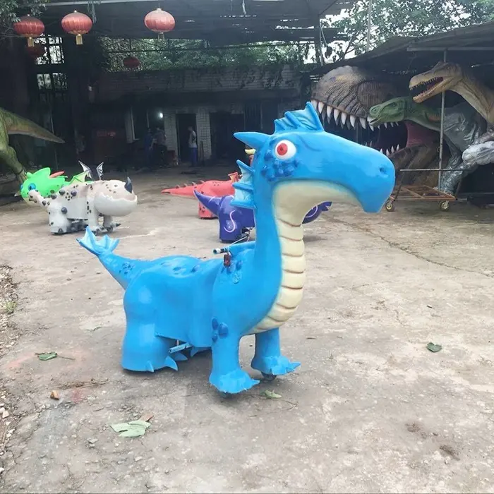 子供の遊園地の電気恐竜のオートバイ