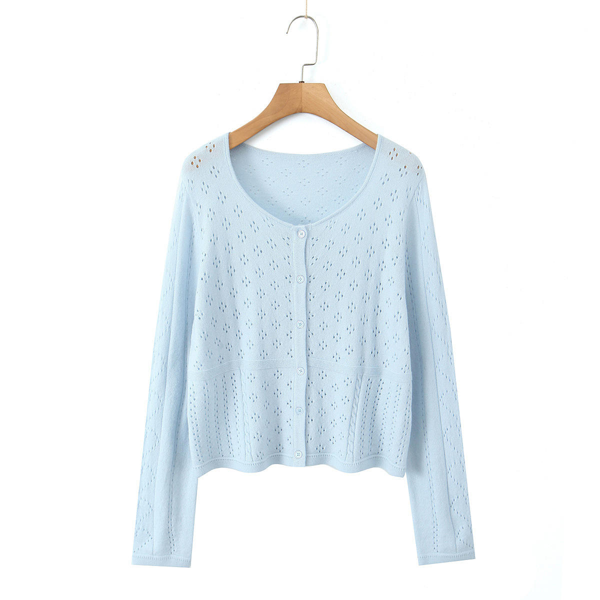 เสื้อคาร์ดิแกนสีฟ้าใส
