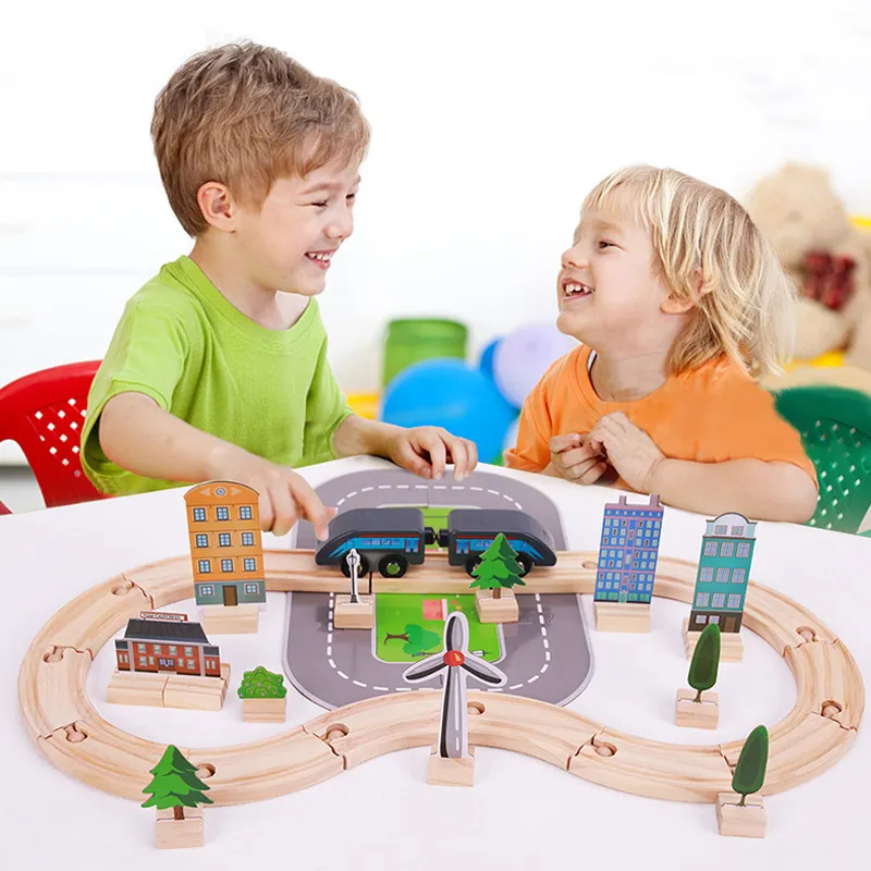 46-Piece ahşap tren oyuncak seti eğlenceli sahne modeli demiryolu parçaları ve aksesuarları çocuklar için DIY birleştirin oyuncak yuvası tren parça seti