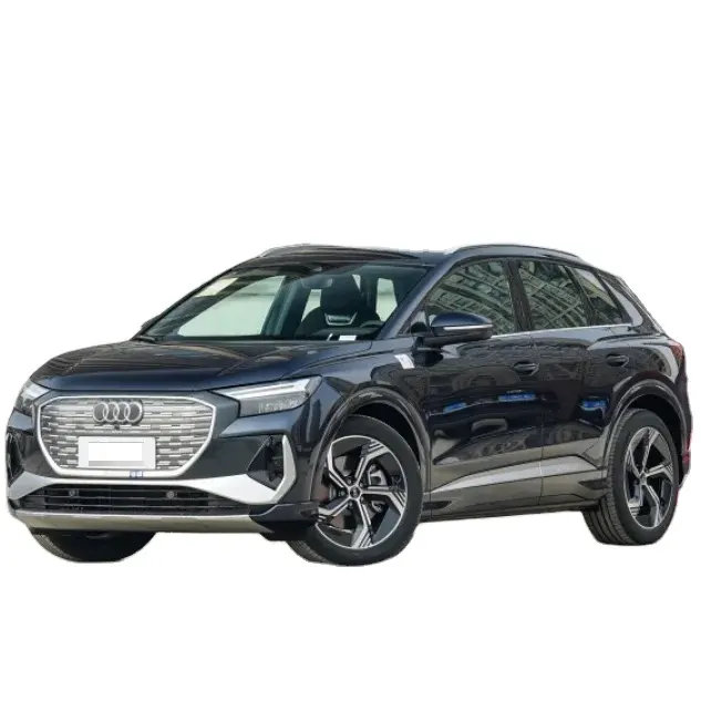 La 2023 Audi Q4 50 e-tron quattro Creation Edition è una vettura usata compatta SUV con guida a sinistra