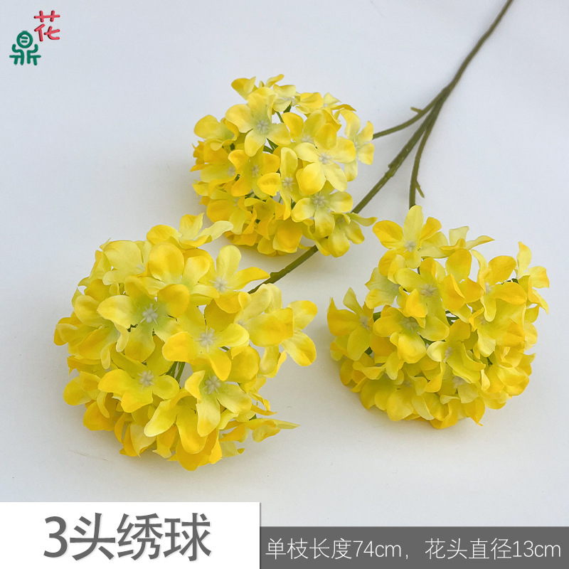 3 hortensias y amarillas
