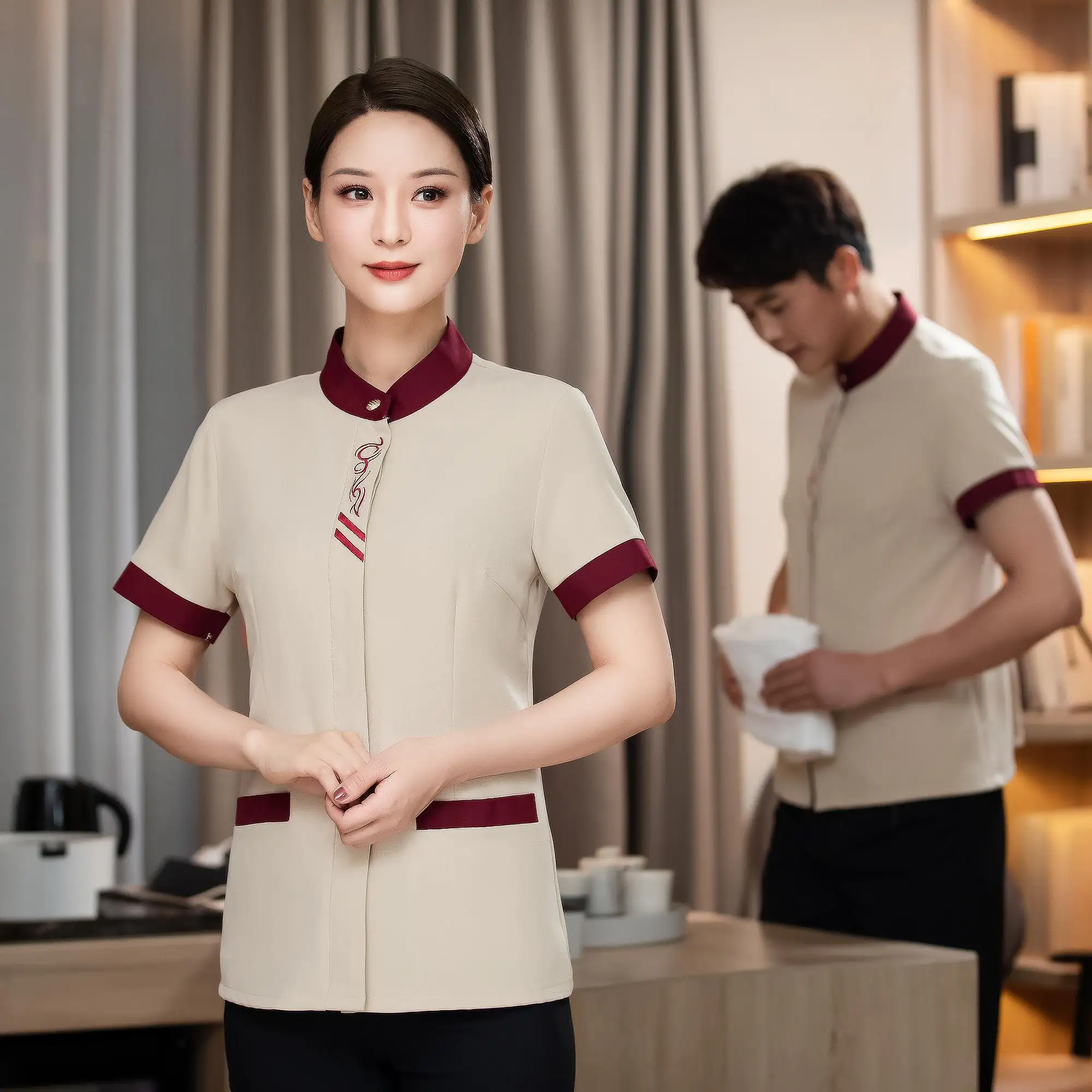 Design a maniche corte personalizzato Hotel restaurant cleaner business staff maid workwear stampato ricamo logo personalizzato uniforme