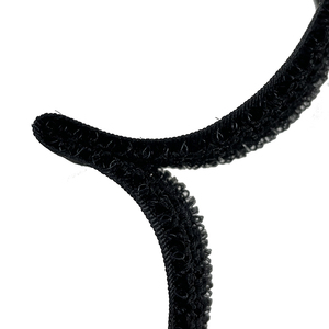 Gancho autoadhesivo trasero y gancho de bucle y bucle en un lado - Product Image 1