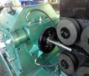 Máquina peladora de barras de acero, con estante de carga y descarga, la mejor calidad, China