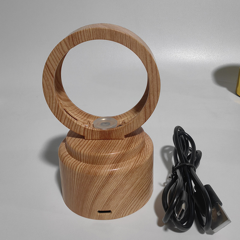 Portalámparas con diseño de vetas de madera clara.