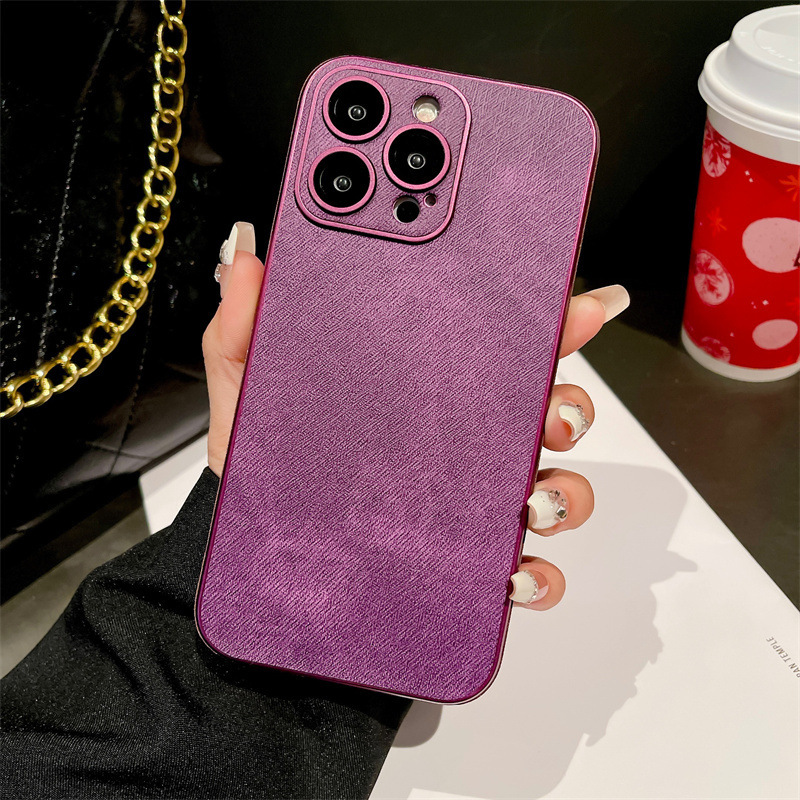 Morado oscuro